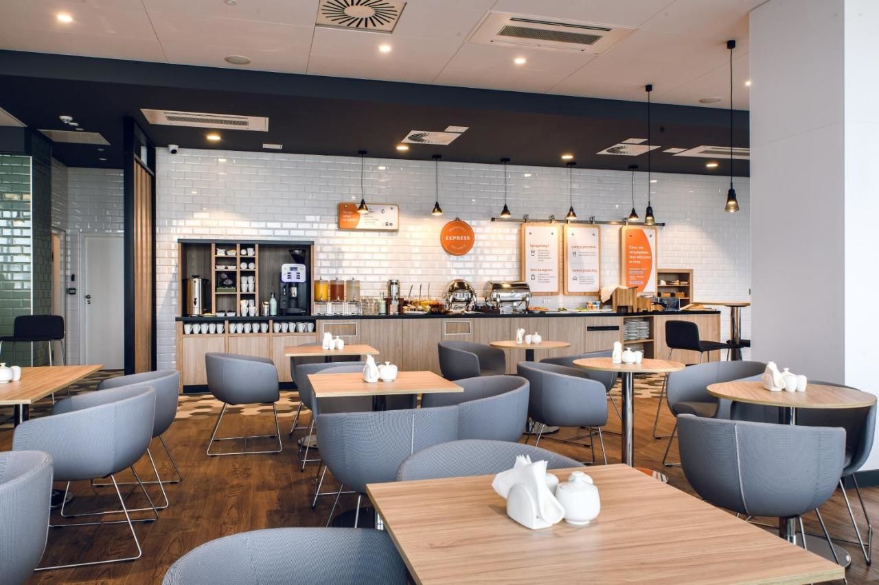 Отель Holiday Inn Express - Rzeszow Airport Ясенка-14