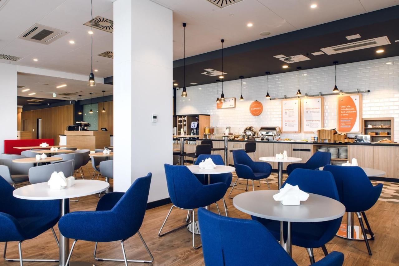 Отель Holiday Inn Express - Rzeszow Airport Ясенка-15