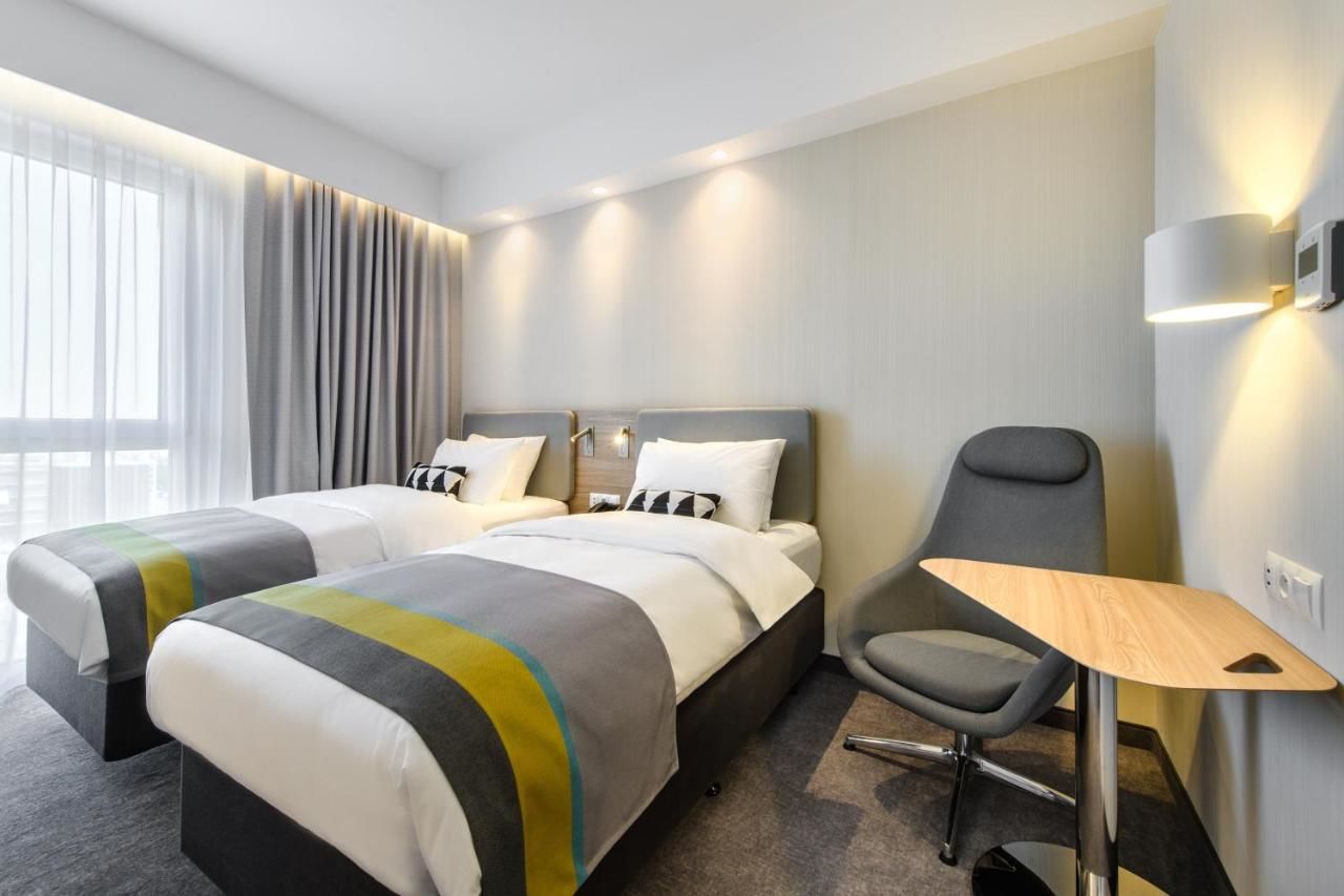 Отель Holiday Inn Express - Rzeszow Airport Ясенка-29