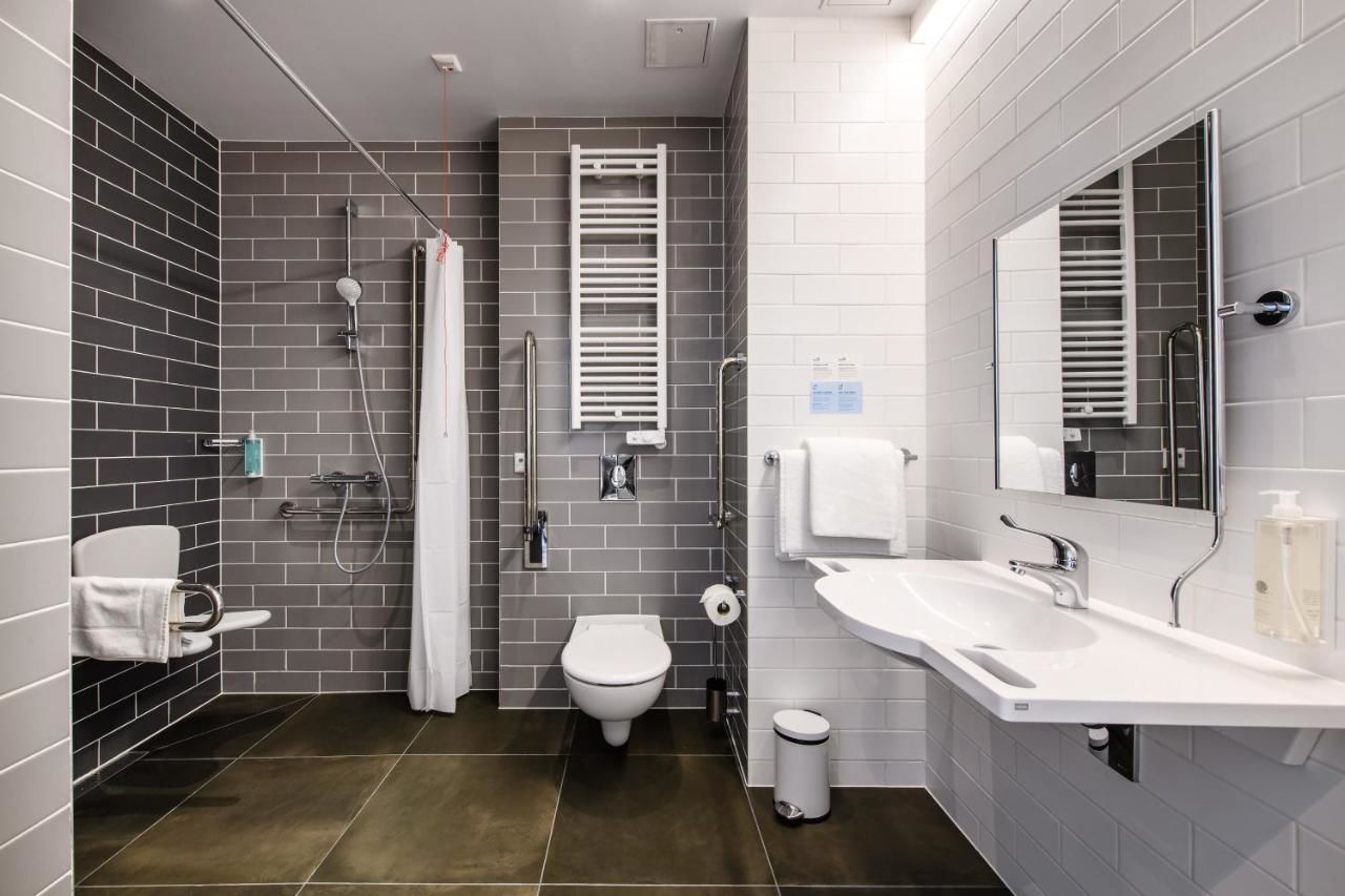 Отель Holiday Inn Express - Rzeszow Airport Ясенка-40