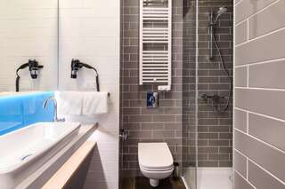 Отель Holiday Inn Express - Rzeszow Airport Ясенка Двухместный номер с 1 кроватью - Для некурящих-7