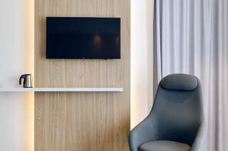 Отель Holiday Inn Express - Rzeszow Airport Ясенка Двухместный номер с 1 кроватью и безбарьерной душевой - Подходит для гостей с ограниченными физическими возможностями-5