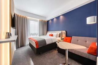 Отель Holiday Inn Express - Rzeszow Airport Ясенка Двухместный номер с 1 диваном-кроватью-7