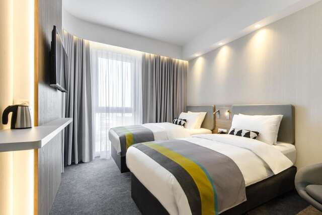 Отель Holiday Inn Express - Rzeszow Airport Ясенка-34